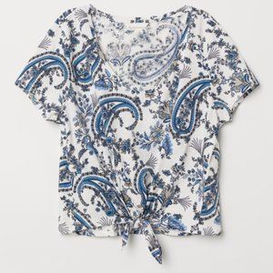 H&M Cropped Front Tie White & Blue Paisley & Tan Accents Short Sleeve Top Size L